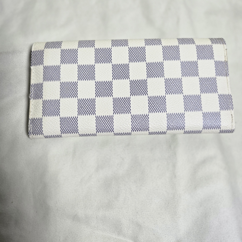 Louis Vuitton Emilie Wallet in Damier Azur canvas with a Rose Ballerine interior - Picture 2 of 5